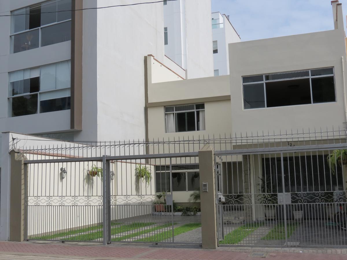 Guest house Miraflores 2*